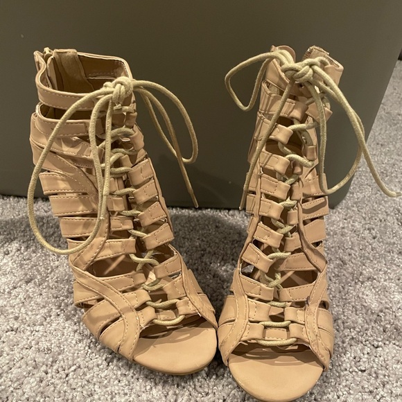 Anne Michell nude color heels size 7 - Picture 1 of 3
